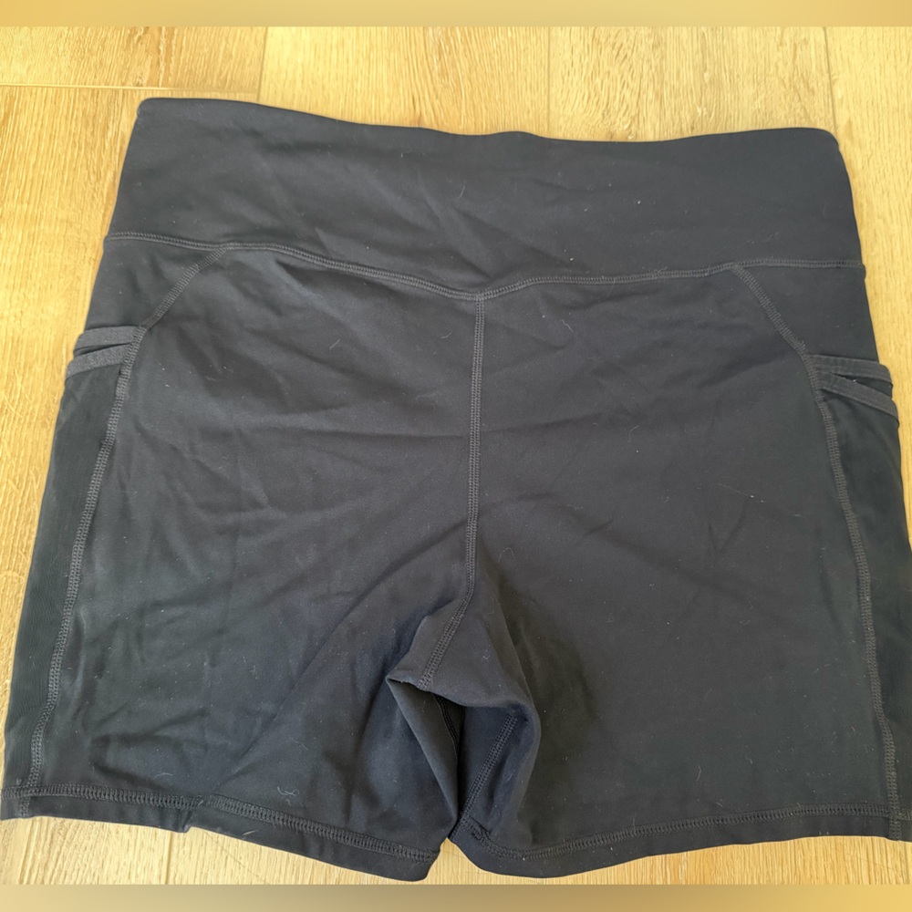 Fabletics Women's Black Biker Shorts 1X - Picture 2 of 9